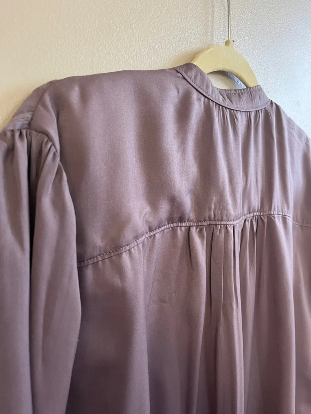 Anthropologie Silky Smocked Yoke Long Sleeve Purple Button down Shirt size large - Picture 15 of 16